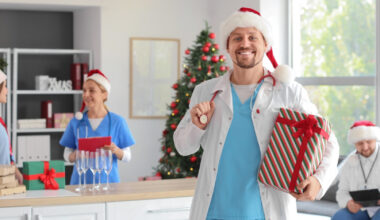 Oto prezentowe hity dla pracowników. Na święta oczekują głównie jednego