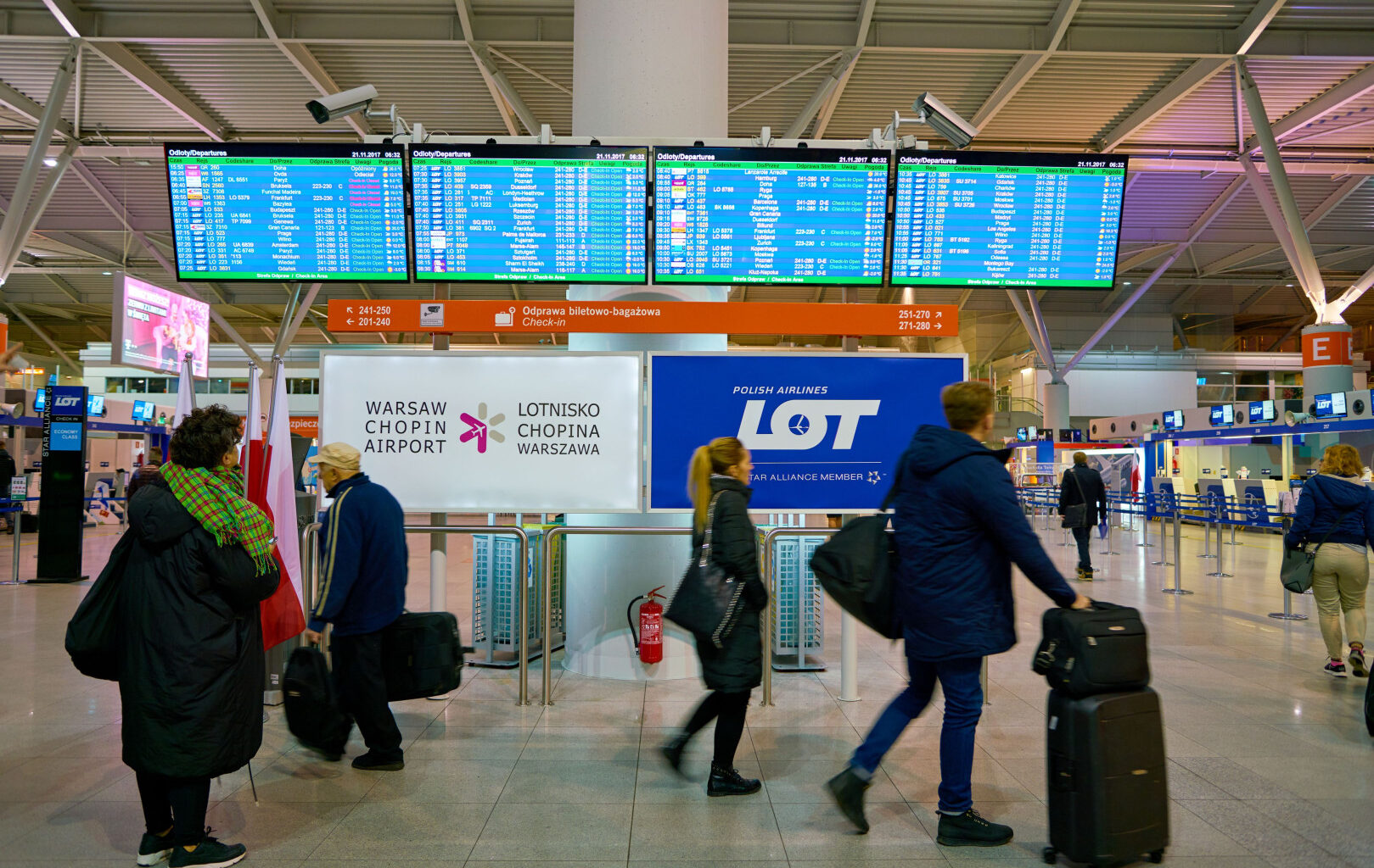 1,5 mln Polaków poza krajem. Na topie są trzy państwa