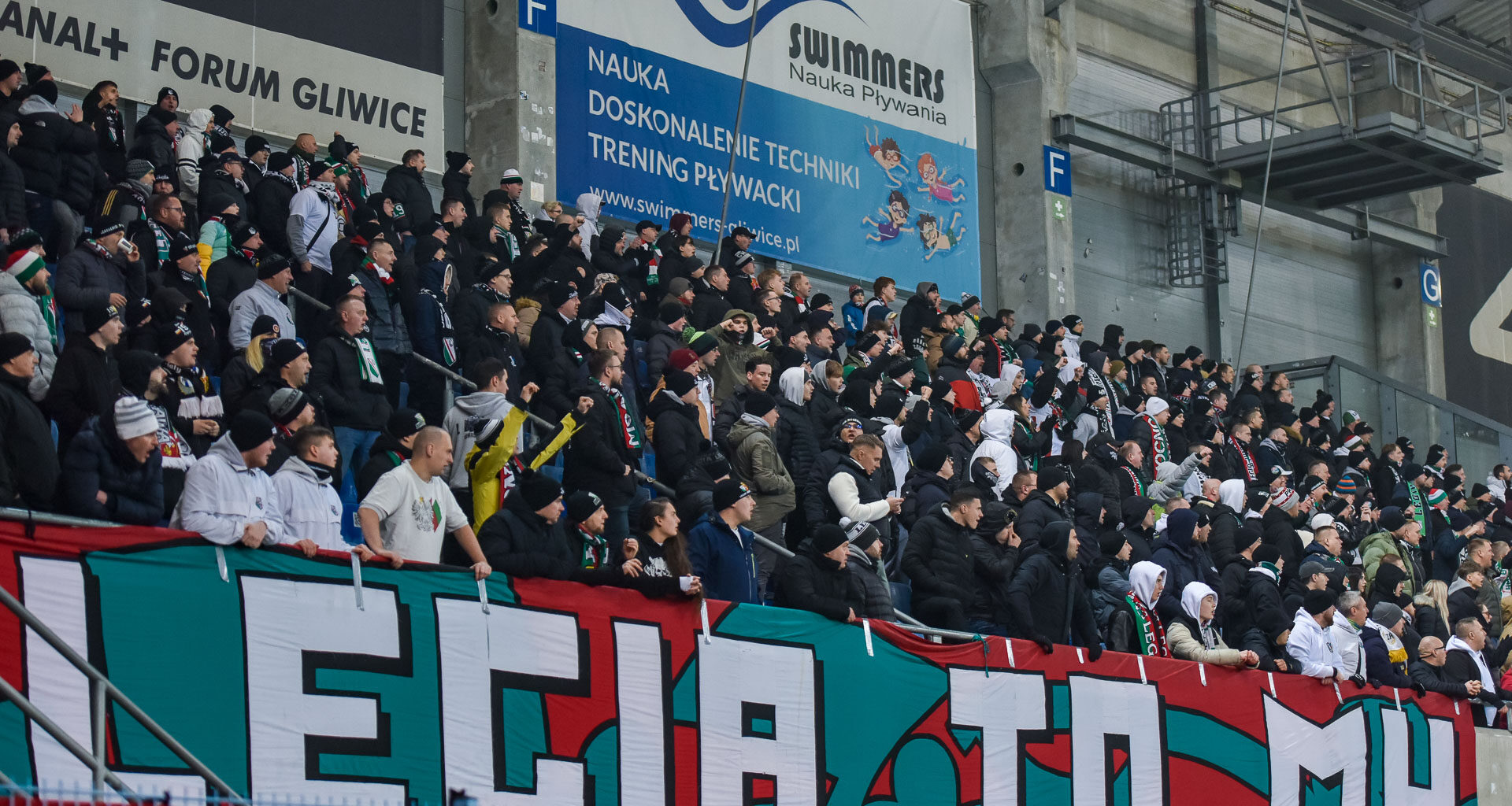 Relacja z trybun: Trybuny w formie, gra w "normie" - Legionisci.com - Legia Warszawa