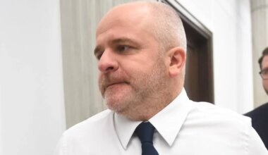 Dlaczego Tuska nie było w Londynie? Poseł KO: ″My nie skupiamy się na tym, by siedzieć przy każdym stoliku″