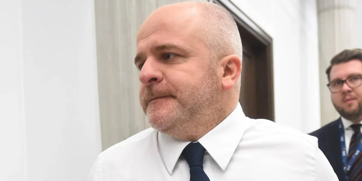 Dlaczego Tuska nie było w Londynie? Poseł KO: ″My nie skupiamy się na tym, by siedzieć przy każdym stoliku″