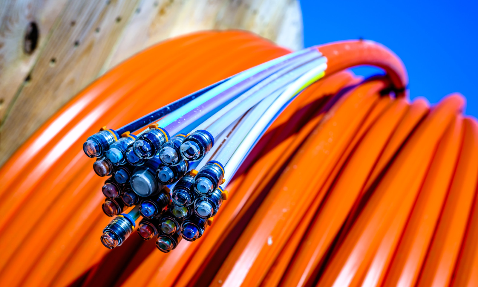 Orange i APG kupują Nexerę. Powstanie światłowodowy gigant