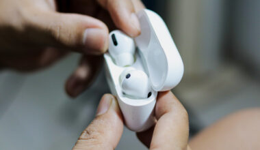 Każde słuchawki jak AirPods. Unia docisnęła Apple