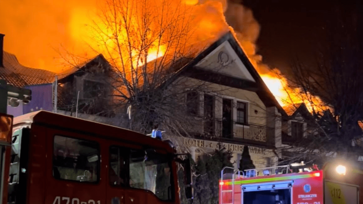 Nocny pożar hotelu w Siemiatyczach - Remiza.pl