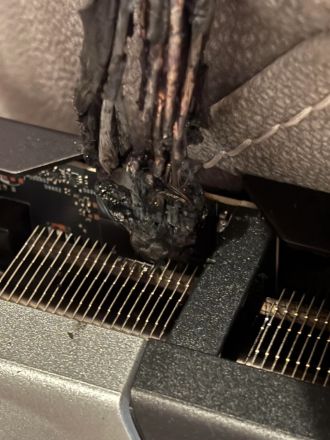 MSI GeForce RTX 5090 - spalona wtyczka zasilania