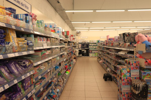 Upada jedna z ostatnich takich sieci. Nawet dyskonty przegrywają z nowymi gigantami