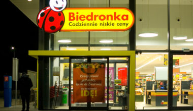 Biedronki zamknięte tylko na 4 godziny. Sklepy "jadą do końca" przed świętami