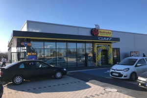 Dwa sklepy Biedronki otwarte w wigilię i święta. Żabki też czynne