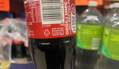 Biedronka wyjaśniła zasady kaucji. To się zmienia dla klientów