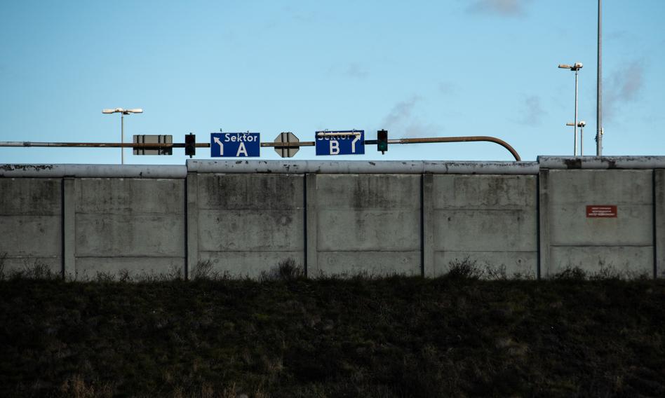 "Deszcz balonów" z Białorusi. Policja apeluje, by ich nie dotykać