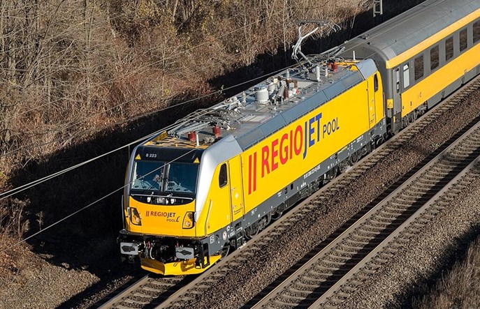 ZZMK: Blamaż RegioJet. Pasażerowie i kolejarze płacą za eksperymenty Ministerstwa Infrastruktury