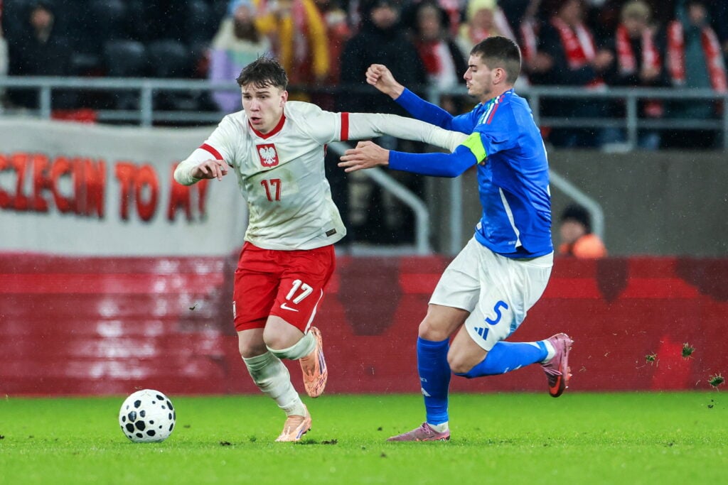 Oskar Pietuszewski podczas meczu z Włochami