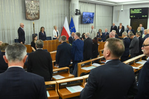 Prawo do zasiłku bez decyzji ZUS. Każdy może dostać 7 tys. zł