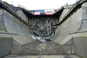 Historyczny tunel został przebity. Pobiegnie nim droga ekspresowa