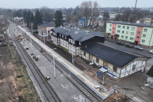 Nieczynna linia kolejowa wraca po 14 latach. Pociągi znów jeżdżą do słynnego uzdrowiska