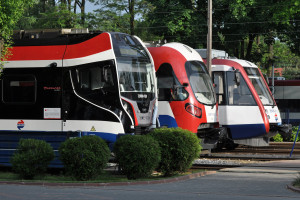 Jeden pociąg najechał na drugi. Są ranni, tory zamknięte