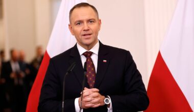 Zwrot w sprawie podpisania nominacji oficerskich przez prezydenta. Nieoficjalne doniesienia - Onet