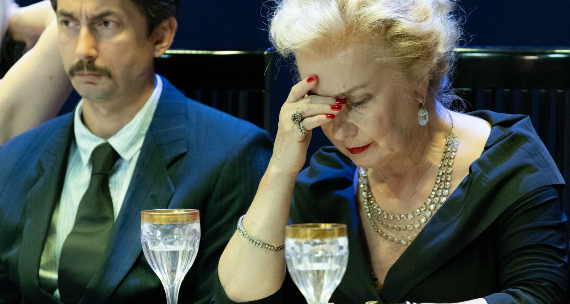 Kadr z telewizyjnej realizacji "Wycinki Holzfällen"