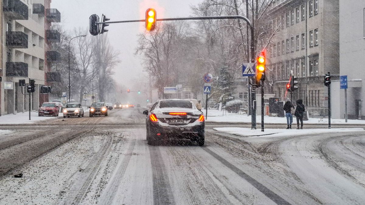 Nadciąga lodowaty front. Meteorolodzy: zacznie się po Nowym Roku - Polska