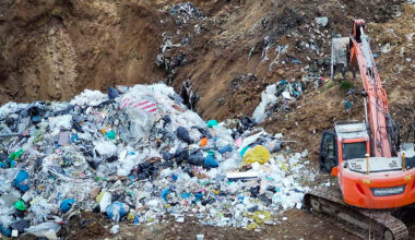 CBŚP i KWP w Poznaniu rozbijają grupę odpowiedzialną za nielegalne składowanie odpadów. Straty dla państwa i społeczeństwa liczone w milionach - Aktualności