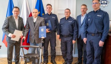 Policjant, który ratował innych z pożaru, potrzebuje naszej pomocy - Wiadomości