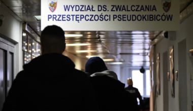 Śląscy policjanci na tropie kolejnych członków zorganizowanej grupy przestępczej – 6 pseudokibiców zatrzymanych - Wiadomości