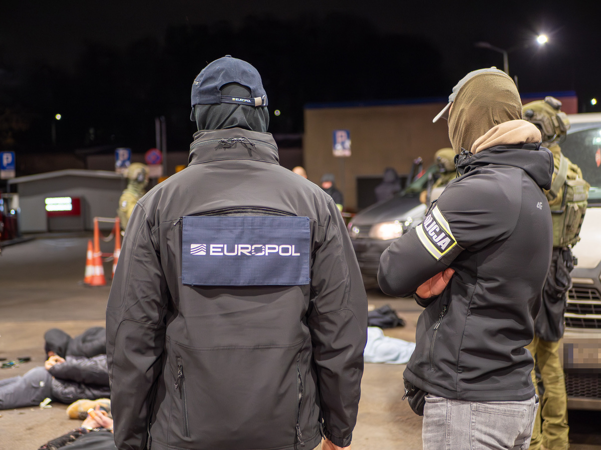 Nielegalna migracja, narkotyki i pseudokibice – wspólna akcja śląskiej Policji, Straży Granicznej i Europolu - Wiadomości