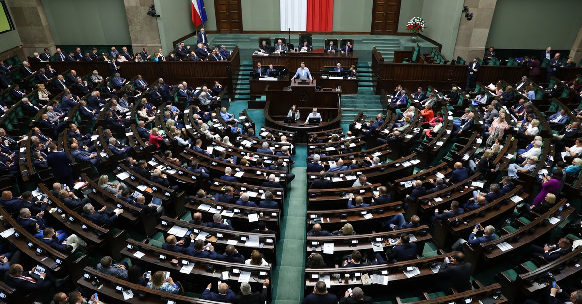 Nowy sondaż partyjny. W Sejmie doszłoby do sporych przetasowań - Onet