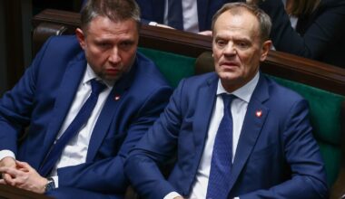 Półmetek władzy Donalda Tuska. Rząd dostał ostrzeżenie [SONDAŻ]