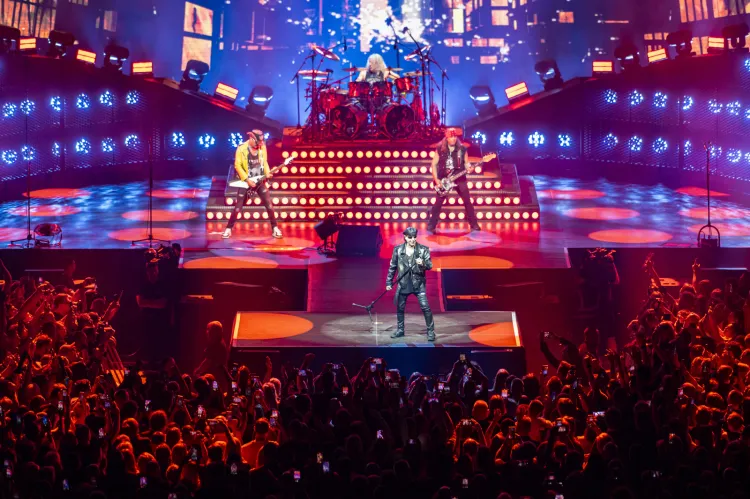 Scorpionsi w Ergo Arenie kolejny raz potwierdzili, że na muzyczną emeryturę nie zamierzają przechodzić. I dobrze, bo tegoroczny koncert był wyśmienity.