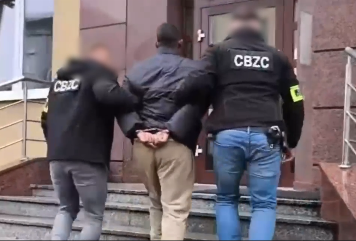 Podejrzany o oszustwa nigeryjskie i BEC w rękach policjantów CBZC - Aktualności