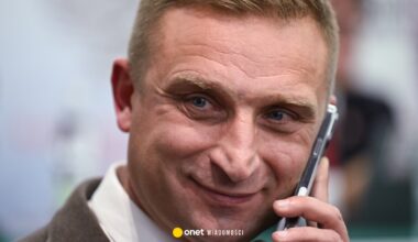 Robert Bąkiewicz wezwany do zwrotu pieniędzy. Chodzi o setki tysięcy złotych