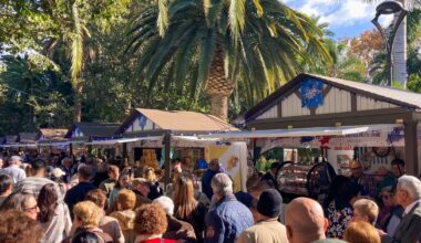 Turyści zimą w Maladze