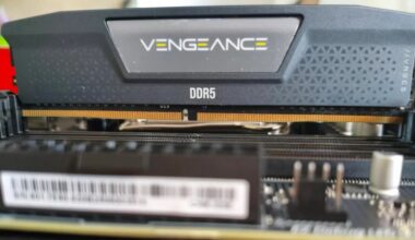 Ktoś podmienił RAM jeszcze w magazynie; gracz kupił pamięć DDR5, a dostał zamaskowaną DDR4