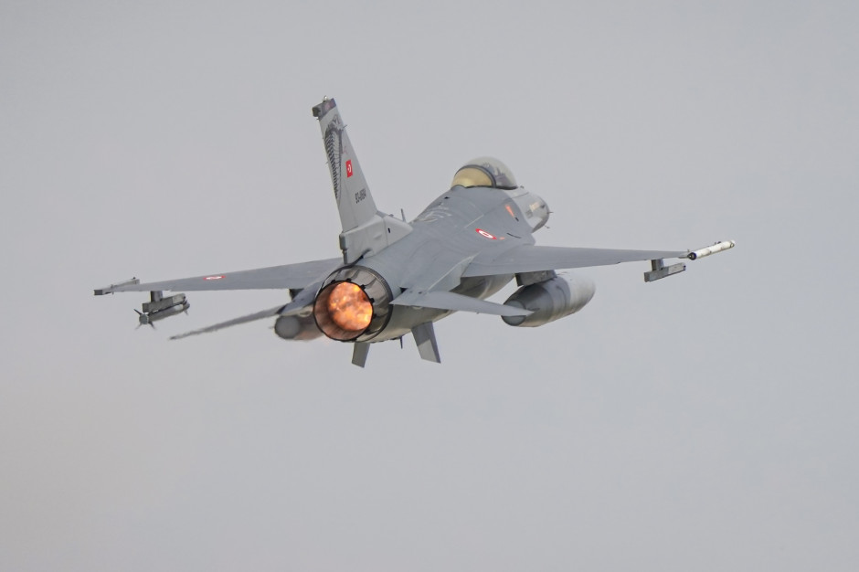 Nagły alarm z udziałem F-16. Padł rozkaz "strzelać"