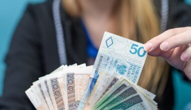 Od 1 stycznia 2026 roku wyższa płaca minimalna. Rząd ogłosił już ostateczną wysokość minimalnego wynagrodzenia oraz stawki godzinowej. Oto kwoty netto i brutto