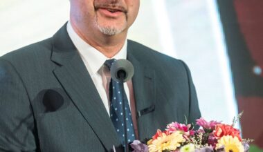 Jest posłem. Jego mamę zna każdy Polak