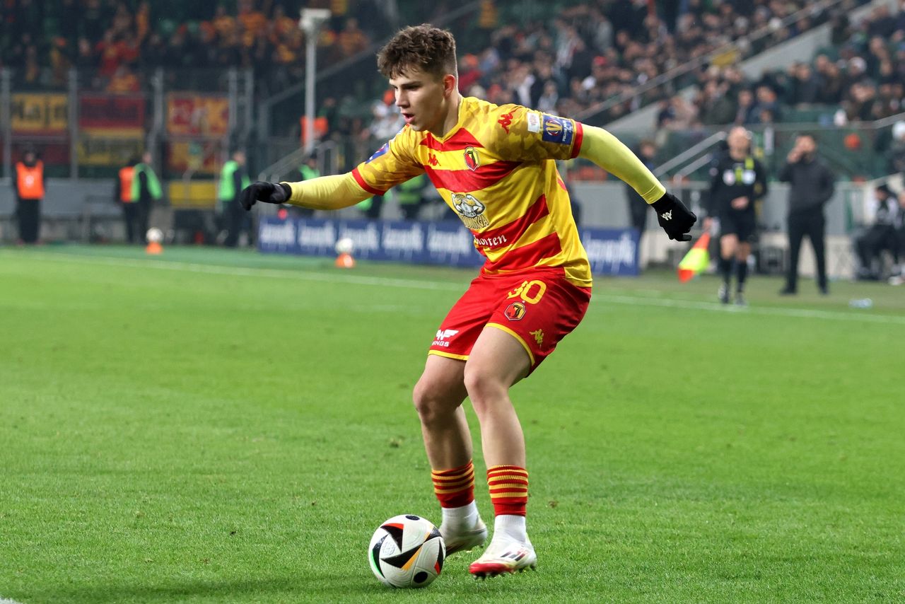 Obserwują go wielkie kluby. Dyrektor zabrał głos ws. transferu