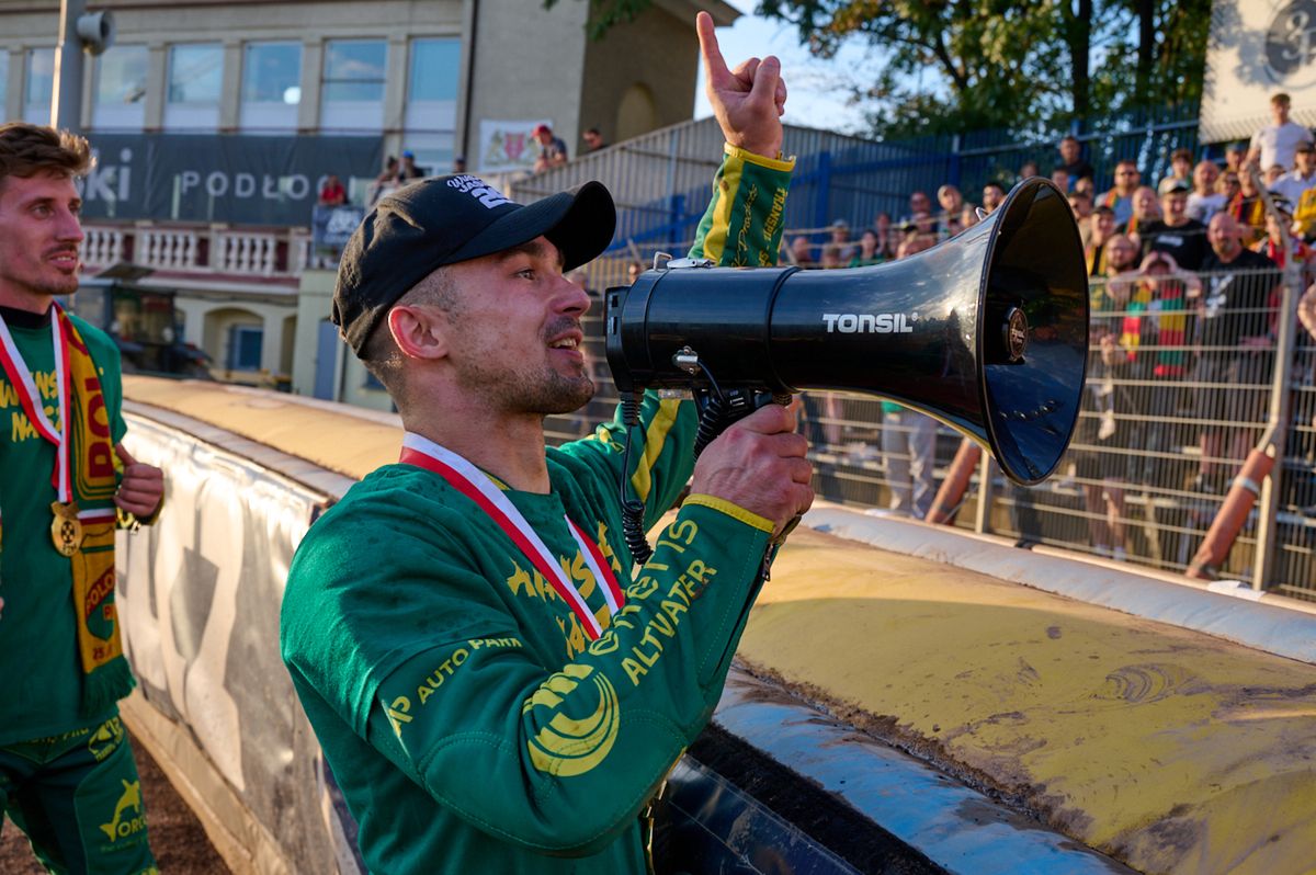 Żużel. Trzy kluczowe transfery i pokaz mocy Zmarzlika. Pierwsze zwycięstwo nowego klubu