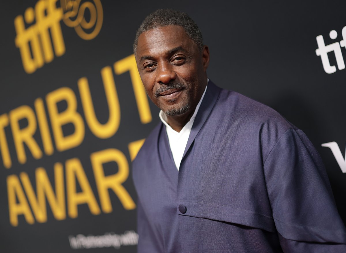 Oto sir Idris Elba. Za co aktor otrzymał tytuł szlachecki?