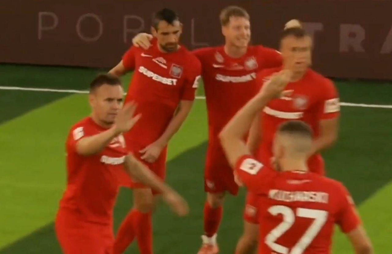 Wielki powrót Polaków. Wyeliminowali mistrza świata! - SportoweFakty