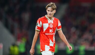 Sprokurował karnego z Bayernem. I nagle takie słowa trenera o 18-letnim Polaku - SportoweFakty