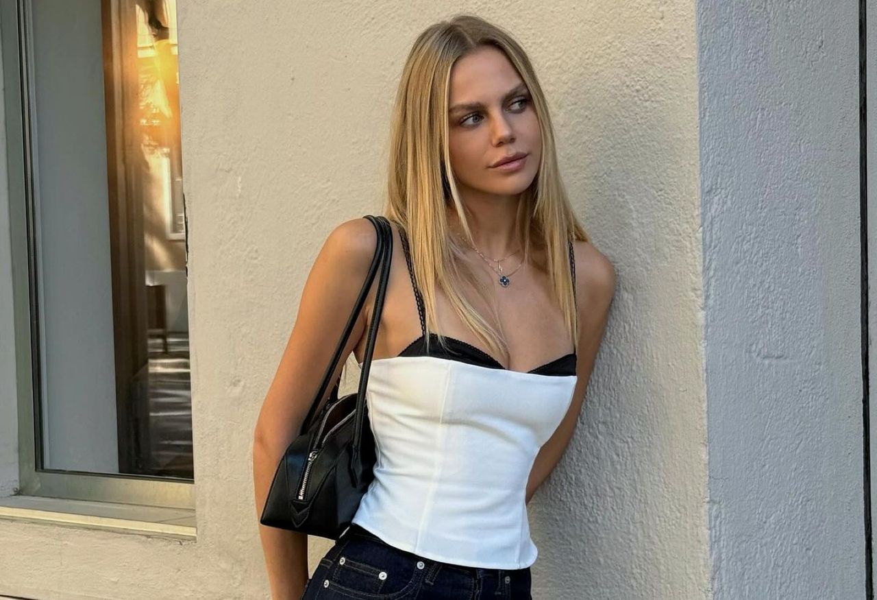 Jest w związku z gwiazdorem Barcelony. Tego nie może przy niej robić