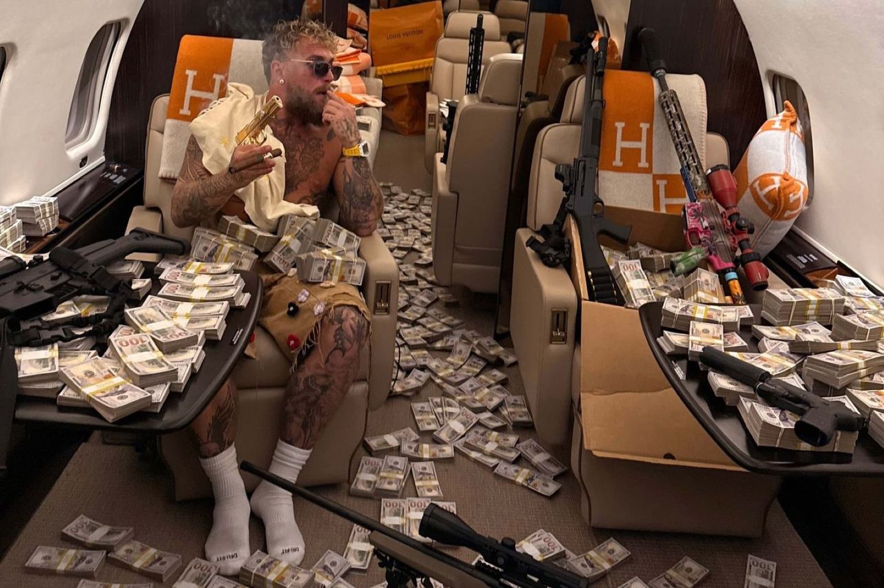 Ponad milion wyświetleń. Zobacz, co gwiazdor YouTube'a wysypał w samolocie