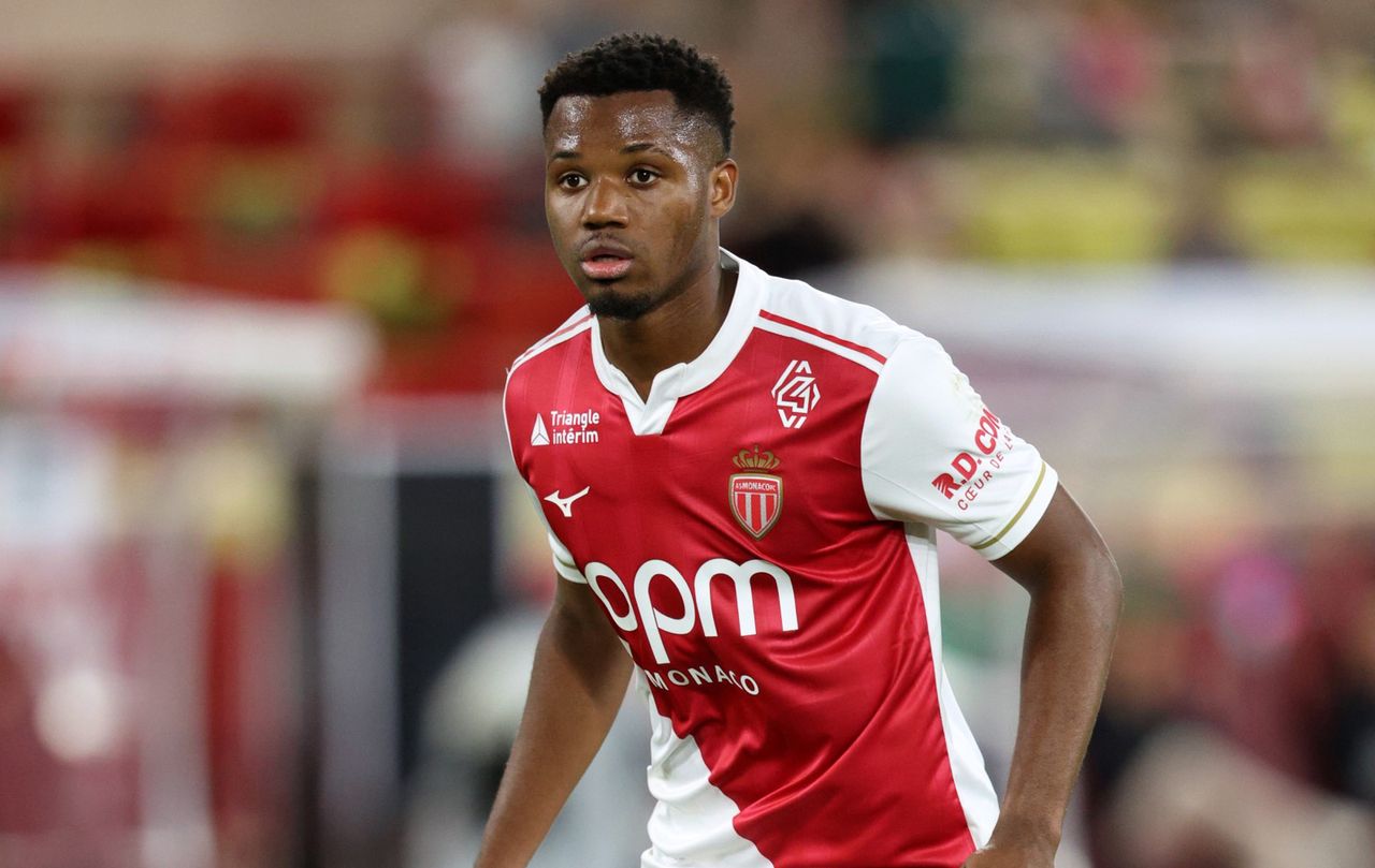 To koniec francuskiej przygody? Skrzydłowy ma wrócić do Barcelony