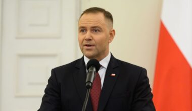 Koniec z pirackimi transmisjami? Sejm się zgodził, co zrobi Nawrocki?