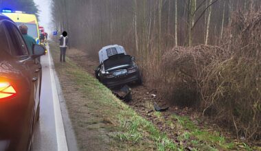 Samochód w rowie w Karwaczu. Służby powiadomił iPhone