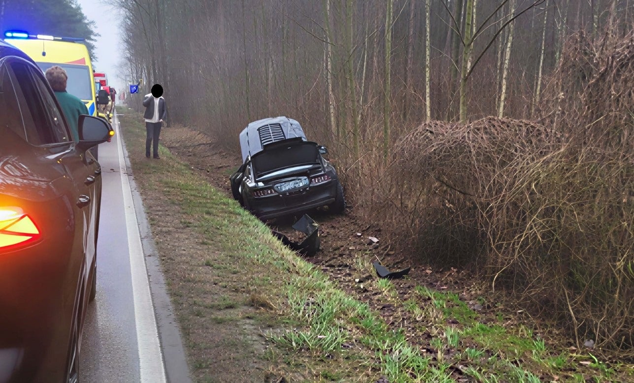 Samochód w rowie w Karwaczu. Służby powiadomił iPhone