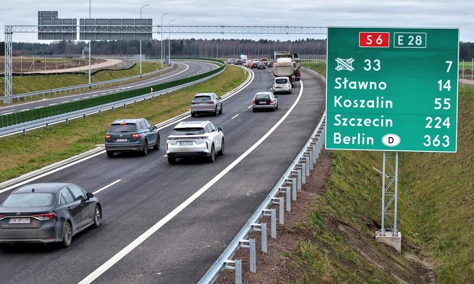 Otwarto odcinek S6. Nowa trasa ekspresowa połączyła województwa w nadmorskim pasie