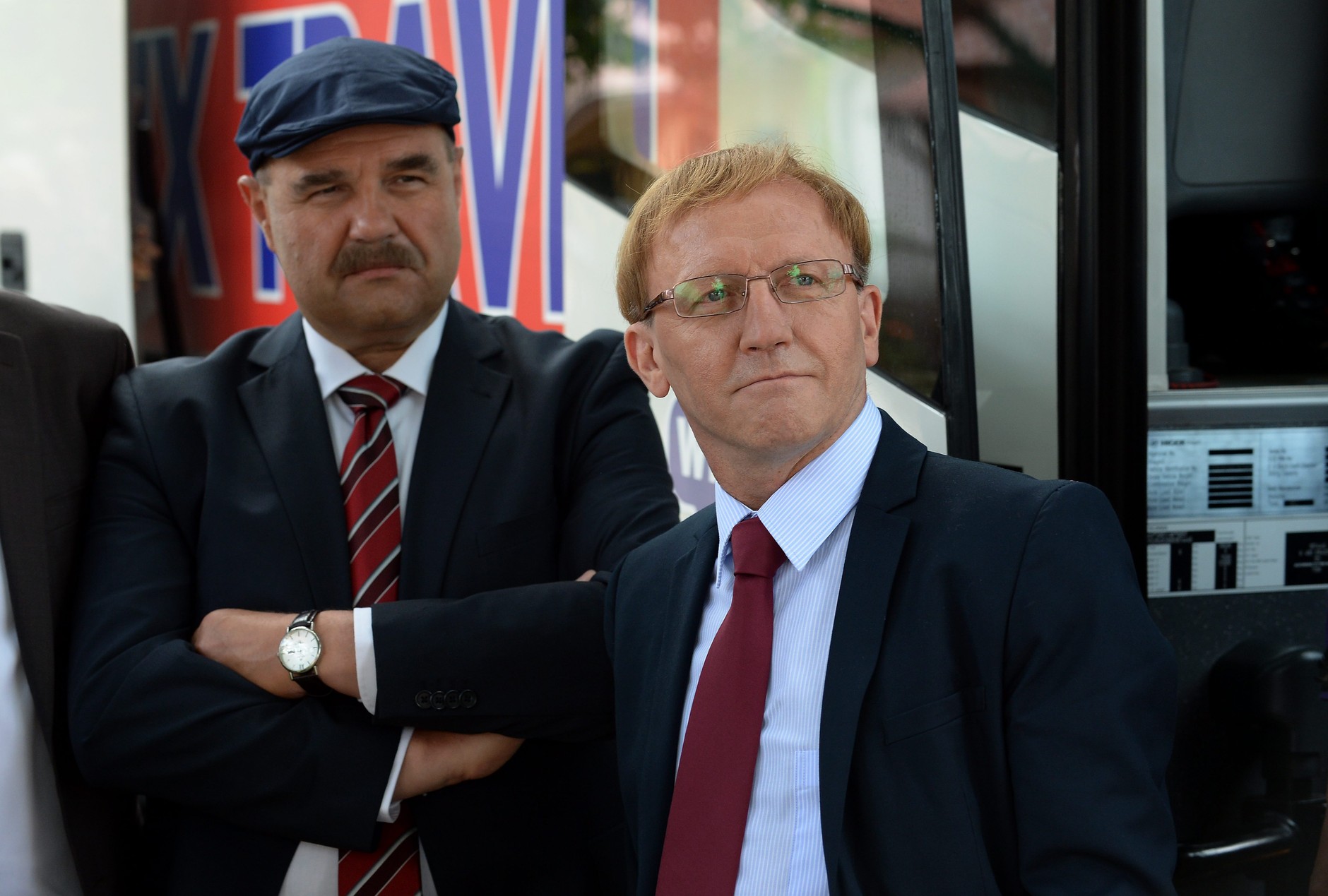 Cezary Żak i Artur Barciś na planie serialu "Ranczo"